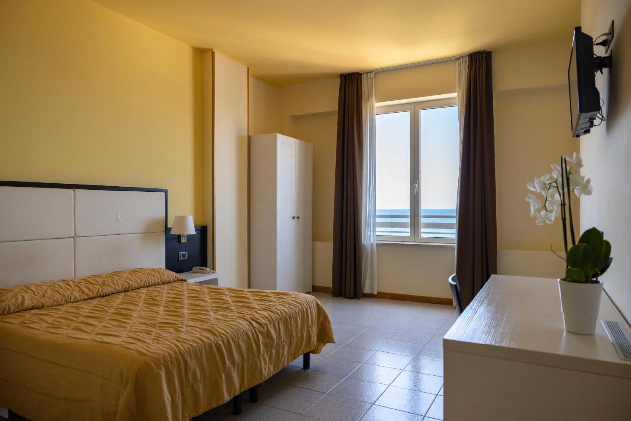 Hotel Villa Margherita Ladispoli Exterior foto