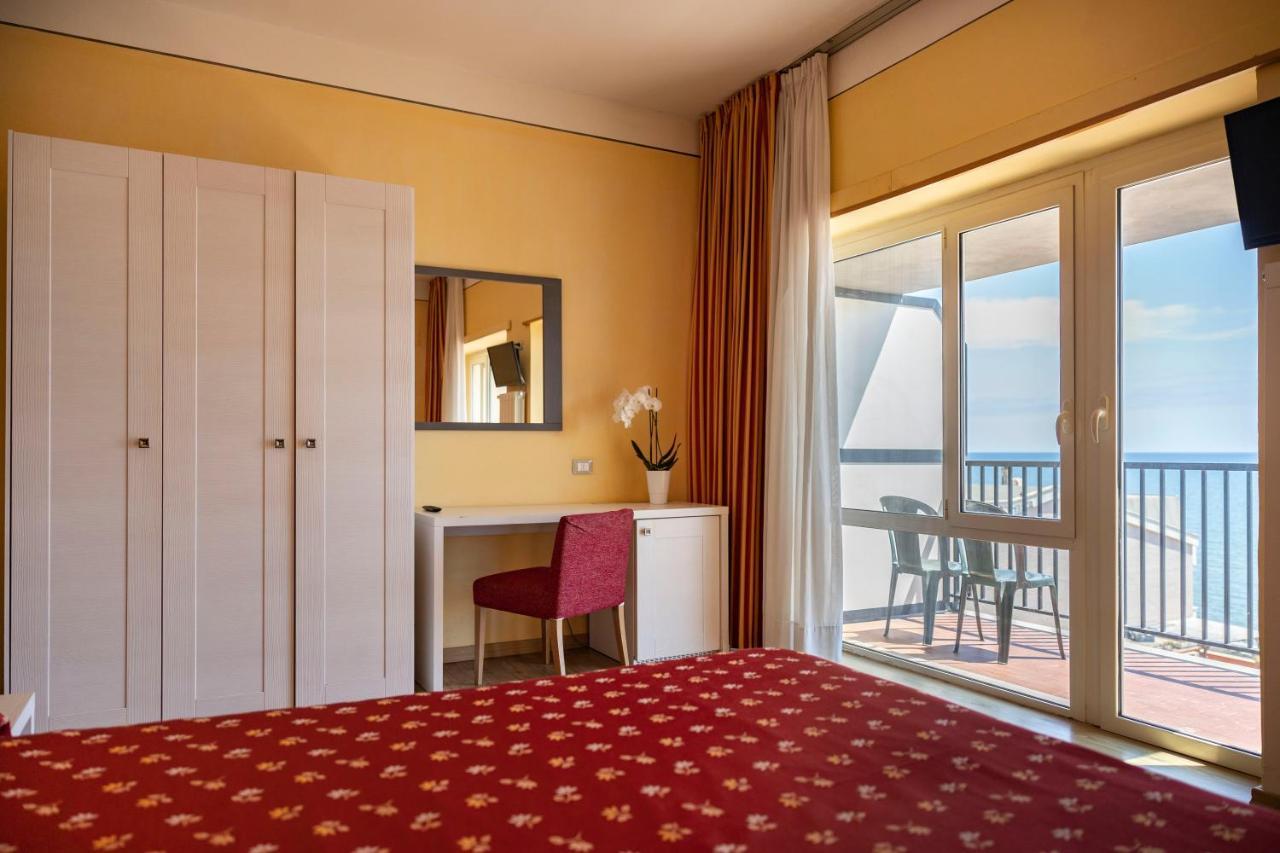 Hotel Villa Margherita Ladispoli Exterior foto