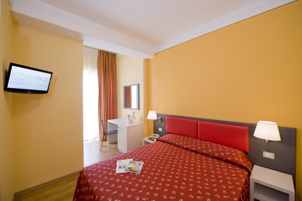 Hotel Villa Margherita Ladispoli Exterior foto